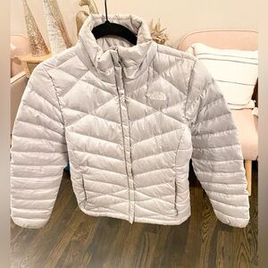 Women’s The North Face grey silver tone puffer jacket size Small